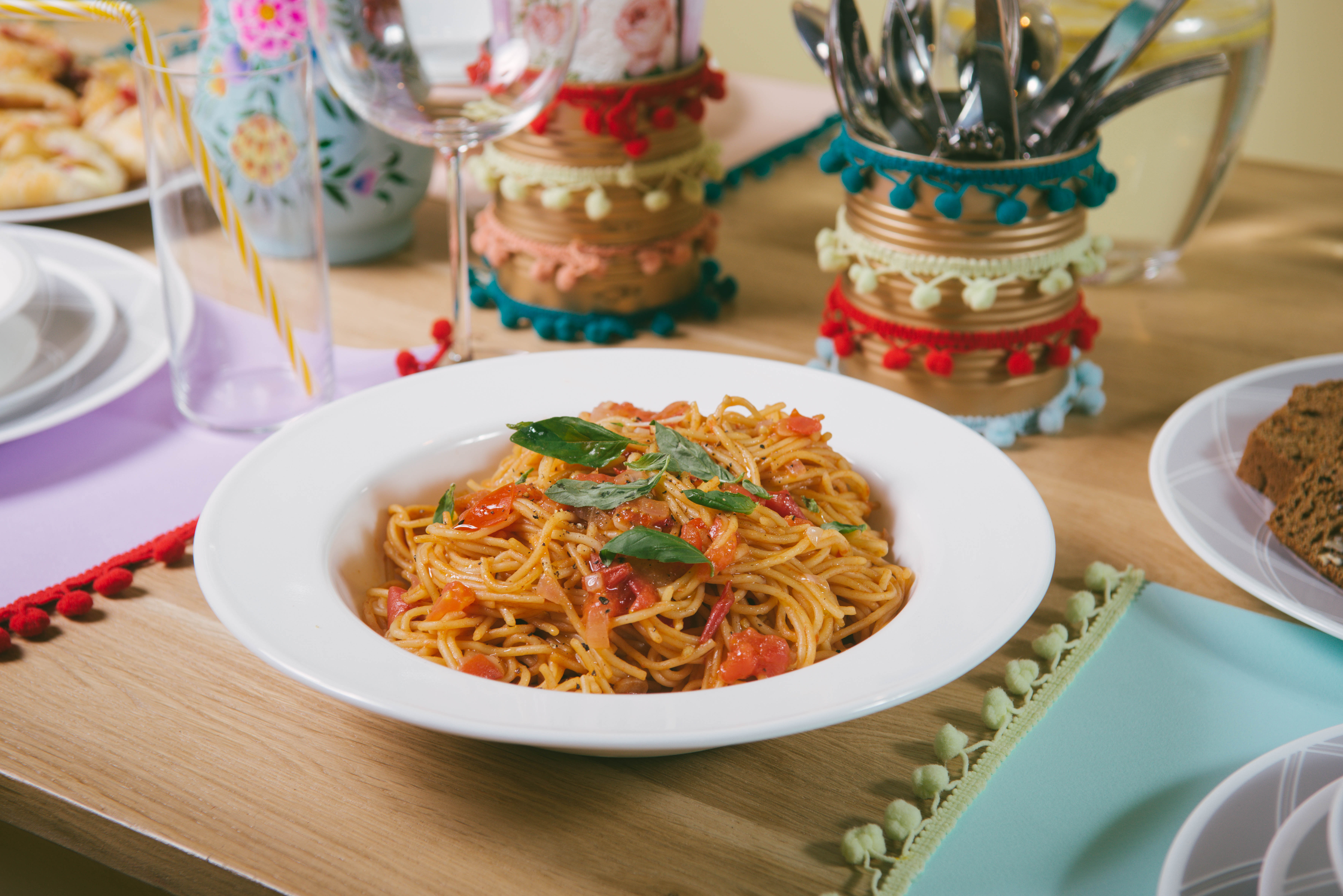 פסטה ברוטב עגבניות בסיר אחד. צילום-ינאי-מנחם12