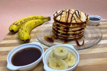 רות סירקיס היא הגדולה מכולם! פנקייק של ילדים מבשלים