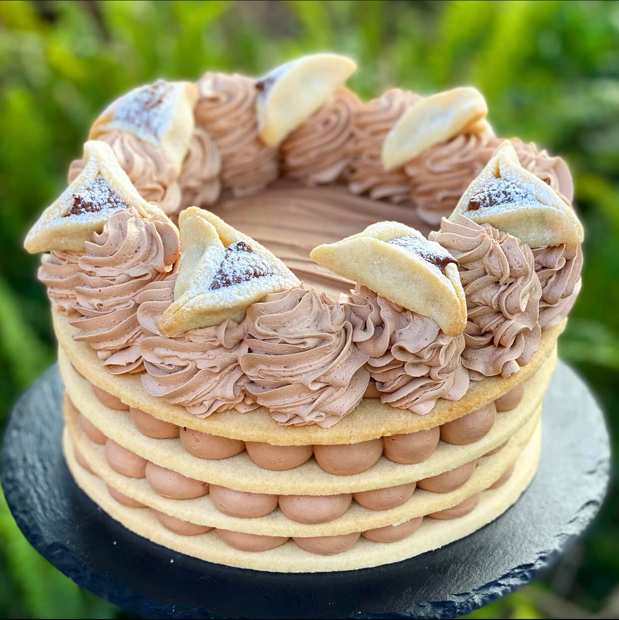 מגדל אוזני המן בצלחת הגשה