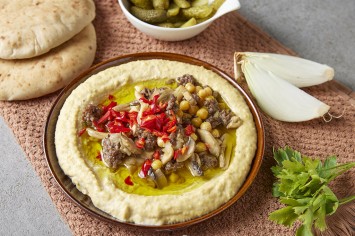 חומוס עם בשר של מסעדות