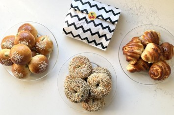 בצק אחד – 3 מאפים משגעים – לחמניות זיתים, בייגל ורוגלך גבינות